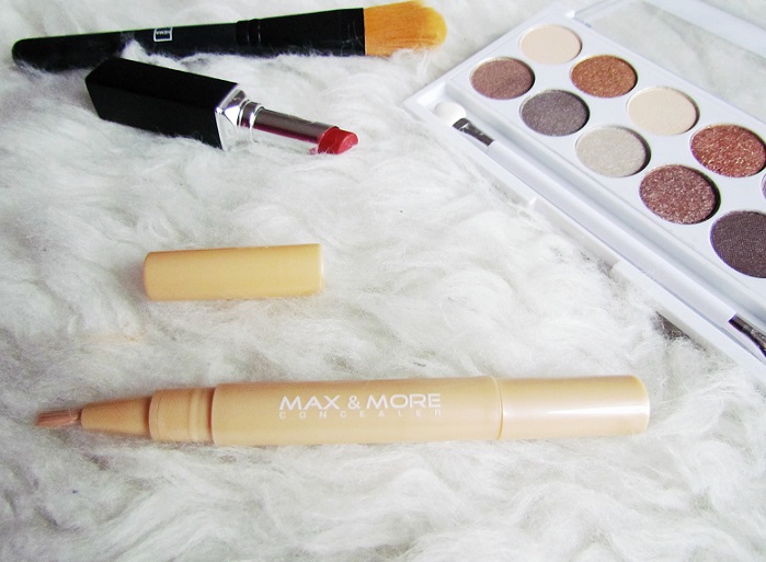 Max & More Highlighting Concealer