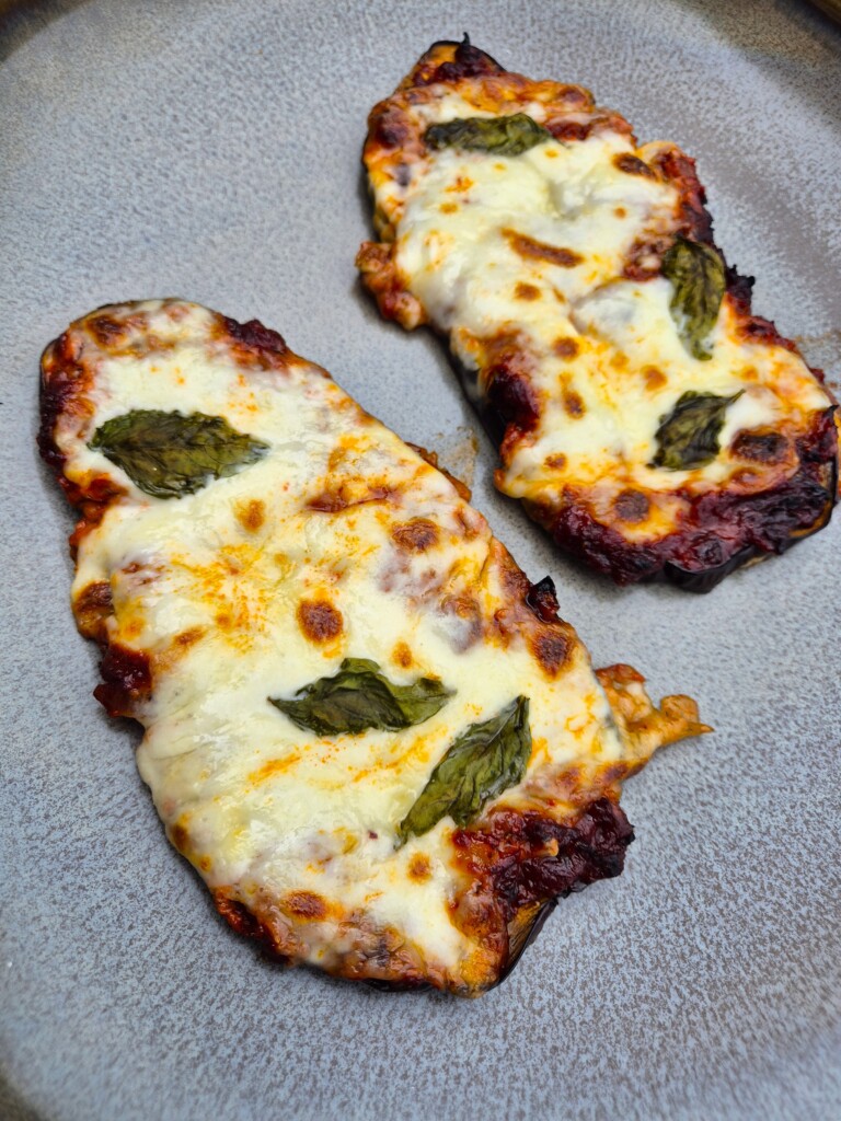 Aubergine pizza