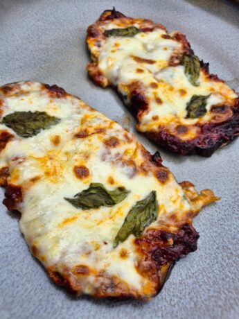 Aubergine pizza